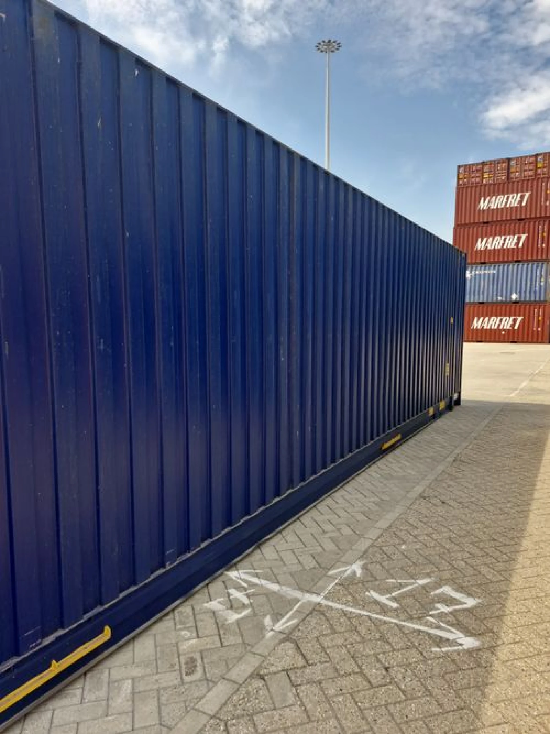 Loading Wide Container Store 45ft High Cube Pallet Wide Container - IICL Quality | K-tainer Trading B.V.